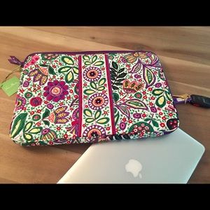 Vera Bradley 17” Laptop Sleeve. “ Viva la Vera”